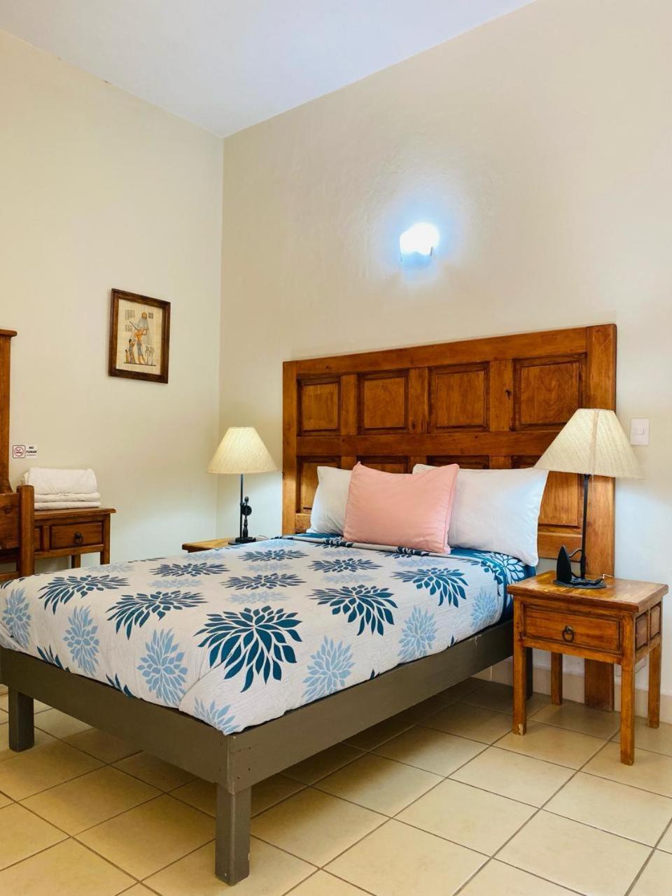 Hotel Dona Chela En Calvillo Extérieur photo